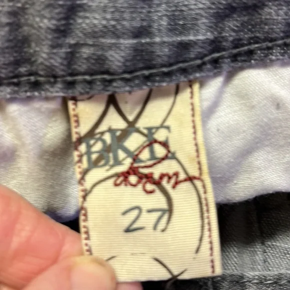 BKE Starlite Distressed Grey Denim Cuffed Capris Rolled Cuff Clam Diggers Sz 27 - Picture 7 of 8